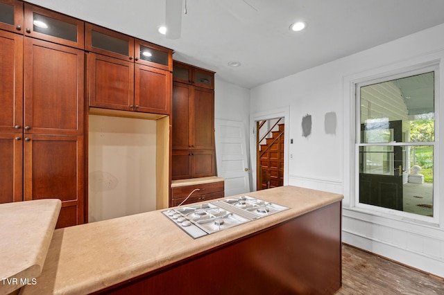 243 NW Mason Pl, Abingdon, VA 24210 - kitchen featuring recessed lighting, white gas cooktop, wood finished floors, and light countertops