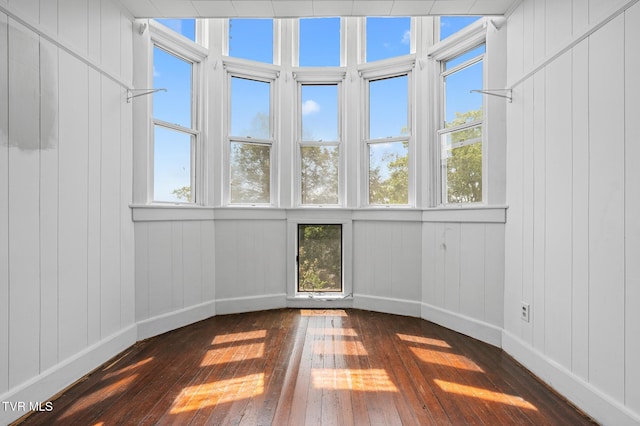 243 NW Mason Pl, Abingdon, VA 24210 - view of unfurnished sunroom