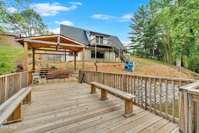 3749 Hemlock Park Cir, Kingsport, TN 37663 - wooden terrace with stairs