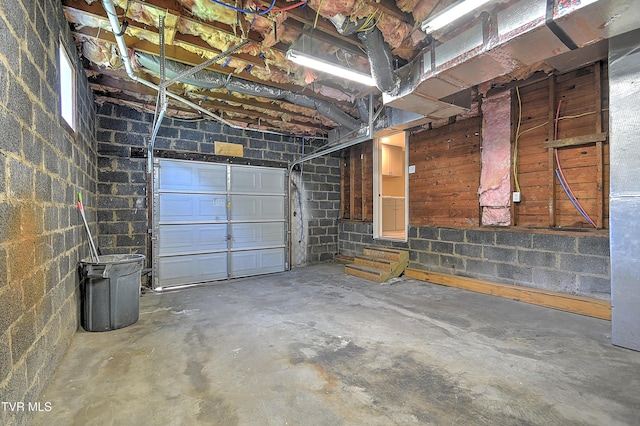 350 Texas Ave, Bristol, VA 24201 - garage featuring concrete block wall