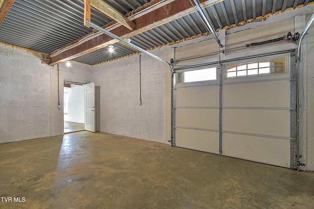 260 Dominique Ln, Greeneville, TN 37743 - garage featuring concrete block wall