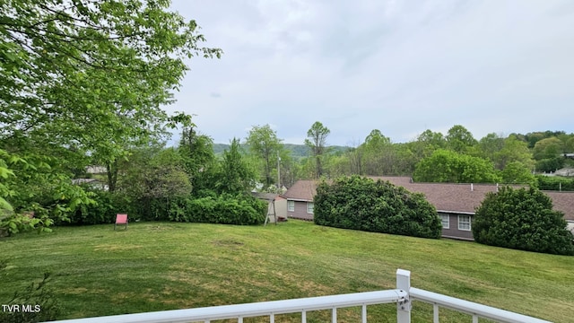 616 SE Kiser Ave, Coeburn, VA 24230 - view of yard with fence
