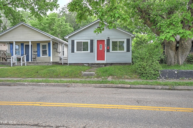 921 E Sevier Ave, Kingsport, TN 37660 - view of front of house with covered porch and entry steps