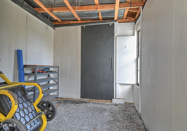 190 Roanwood Rd, Roan Mountain, TN 37687 - view of garage