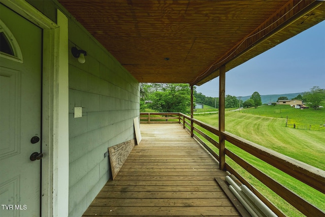exterior space with a yard