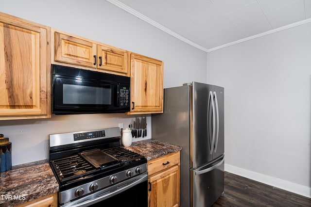 kitchen with baseboards, ornamental molding, stainless steel appliances, and dark wood finished floors