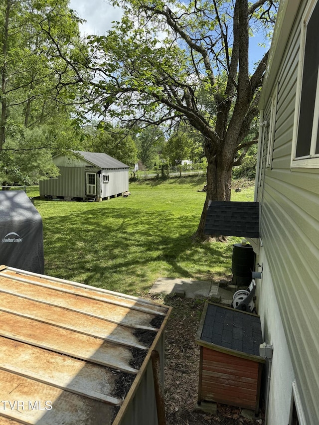 view of yard with central AC