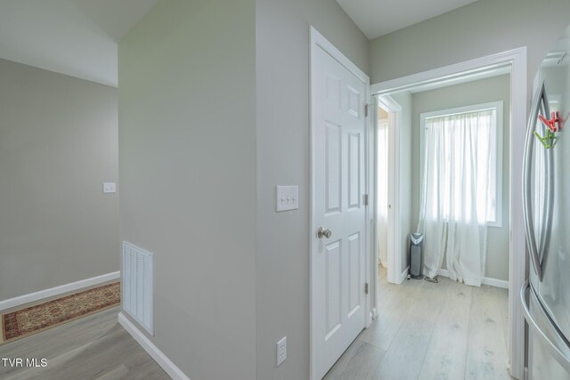 116 Weeping Willow Dr Unit 116, Abingdon, VA 24210 - hall with light wood-style floors and baseboards