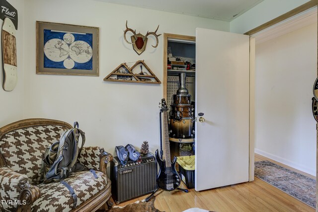 2405 Larkspur Dr, Johnson City, TN 37604 - interior space featuring wood finished floors