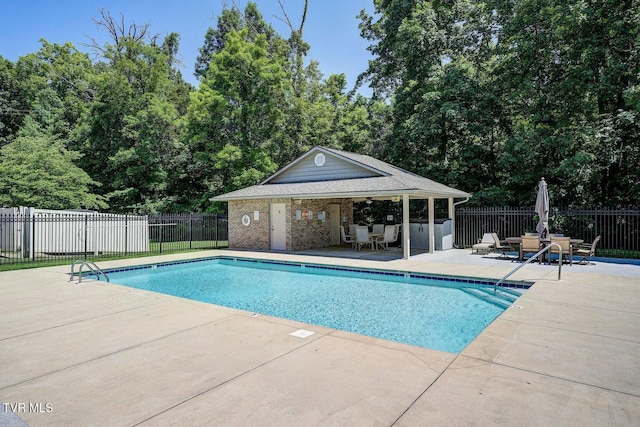 575 Boring Chapel Rd Unit 31, Johnson City, TN 37615 - community pool with a storage structure, a patio area, an outdoor structure, and fence