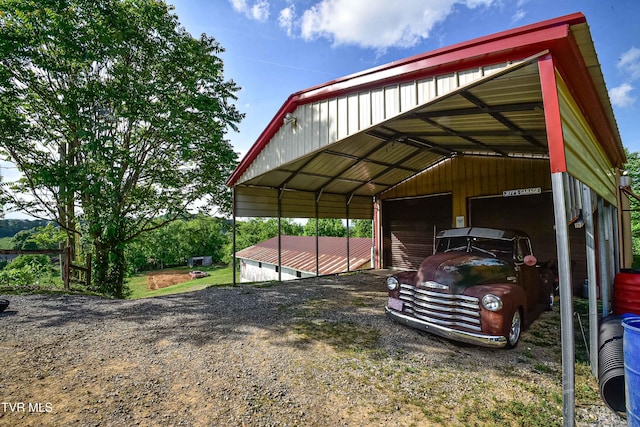 132 Hankal Rd, Gray, TN 37615 - view of parking / parking lot featuring a detached garage