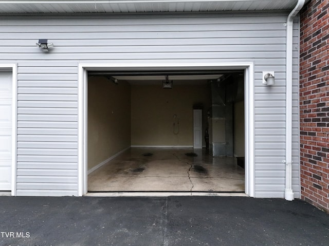 2700 Indian Ridge Rd Unit 23, Johnson City, TN 37604 - view of garage
