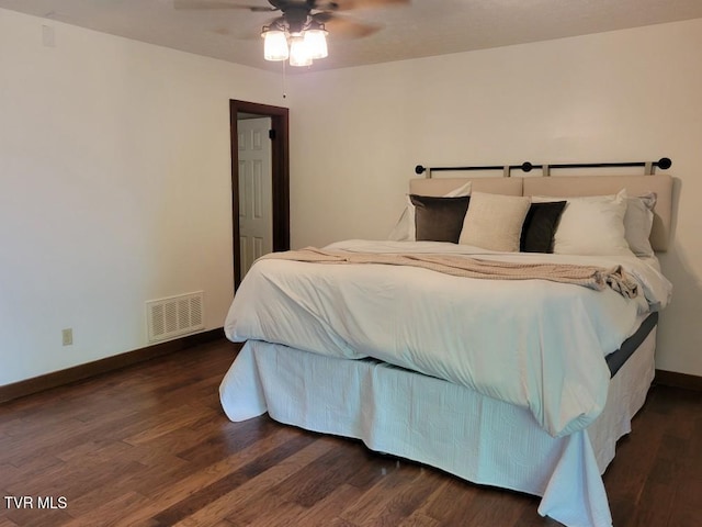 137 Columbine Rd, Kingsport, TN 37660 - bedroom featuring baseboards, wood finished floors, and a ceiling fan