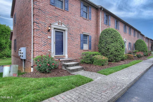 33 Oak Leaf Cir Unit 33, Johnson City, TN 37601 - entrance to property with brick siding