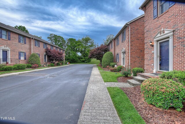 33 Oak Leaf Cir Unit 33, Johnson City, TN 37601 - view of street with a residential view
