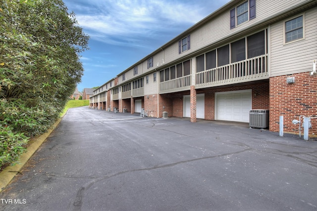 33 Oak Leaf Cir Unit 33, Johnson City, TN 37601 - view of asphalt road