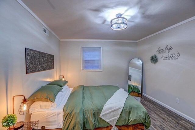 2133 Veda Dr, Bristol, VA 24201 - bedroom featuring baseboards, crown molding, and wood finished floors