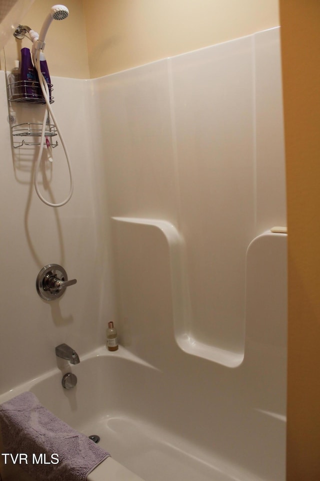 bathroom featuring shower / washtub combination