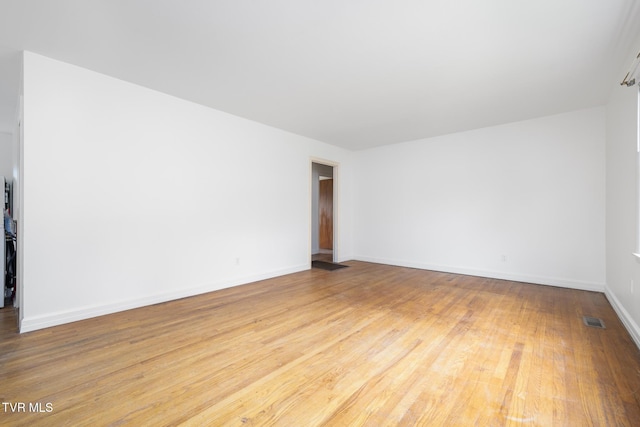 216 Sunbury Ct, Kingsport, TN 37664 - empty room with wood finished floors and baseboards