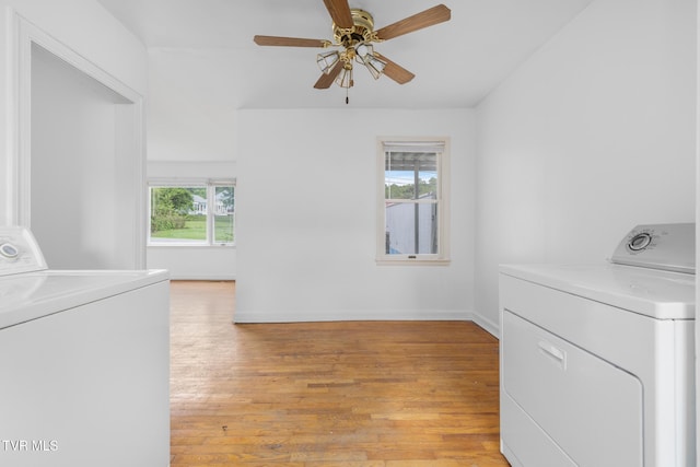 216 Sunbury Ct, Kingsport, TN 37664 - laundry room with independent washer and dryer, healthy amount of natural light, ceiling fan, and light wood-style floors
