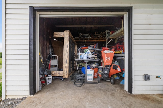 216 Sunbury Ct, Kingsport, TN 37664 - view of garage