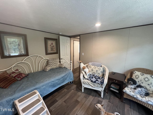 28529 US Highway 23, Big Stone Gap, VA 24219 - bedroom featuring dark wood-style flooring, a textured ceiling, and recessed lighting