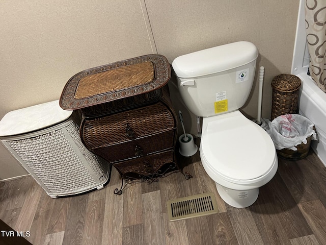 28529 US Highway 23, Big Stone Gap, VA 24219 - full bath with toilet, visible vents, and wood finished floors