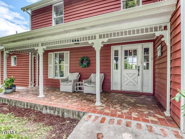 26354 Pewter Ln, Abingdon, VA 24211 - view of exterior entry with covered porch