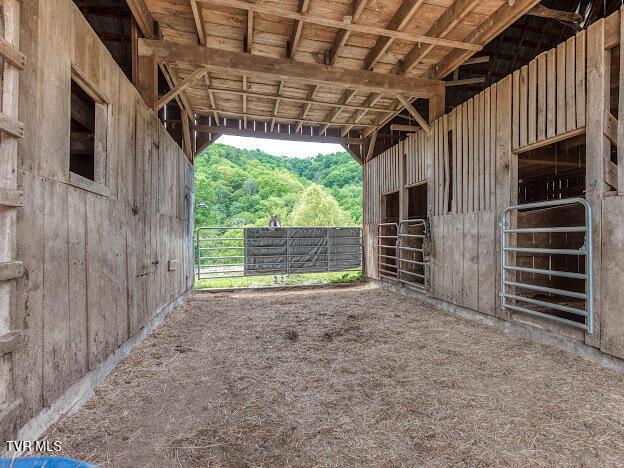 26354 Pewter Ln, Abingdon, VA 24211 - view of stable