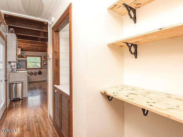 26354 Pewter Ln, Abingdon, VA 24211 - walk in closet with wood-type flooring