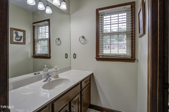 719 W Valley Dr, Kingsport, TN 37664 - bathroom featuring vanity