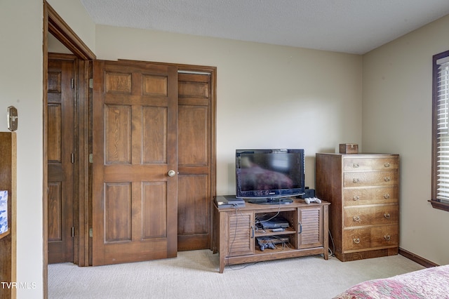 719 W Valley Dr, Kingsport, TN 37664 - bedroom with light colored carpet