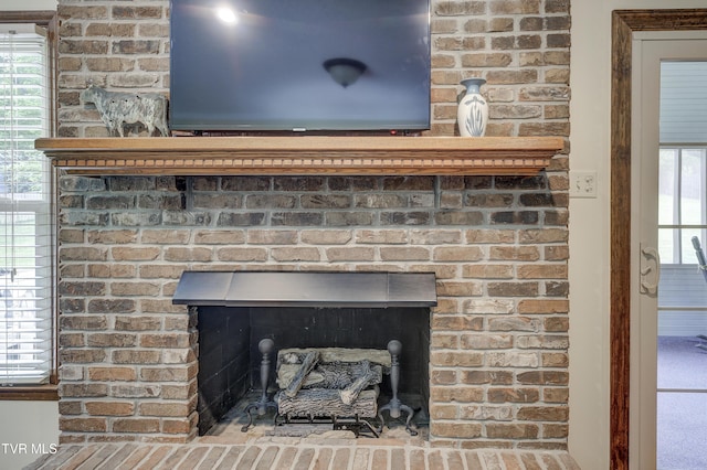 719 W Valley Dr, Kingsport, TN 37664 - detailed view of a brick fireplace