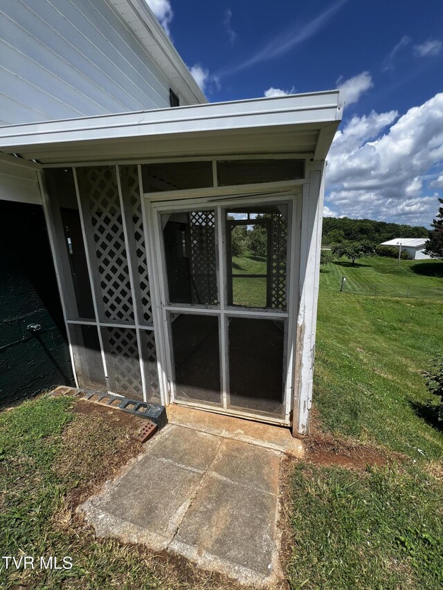 203 Sunrise Dr, Greeneville, TN 37743 - photo 26