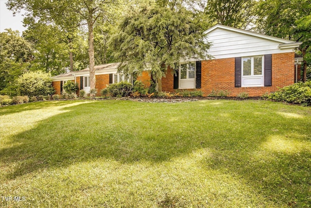 4401 Beechcliff Dr, Kingsport, TN 37664 - ranch-style house featuring brick siding and a front yard