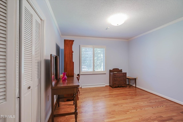 4401 Beechcliff Dr, Kingsport, TN 37664 - living area featuring baseboard heating, crown molding, light wood finished floors, a textured ceiling, and baseboards