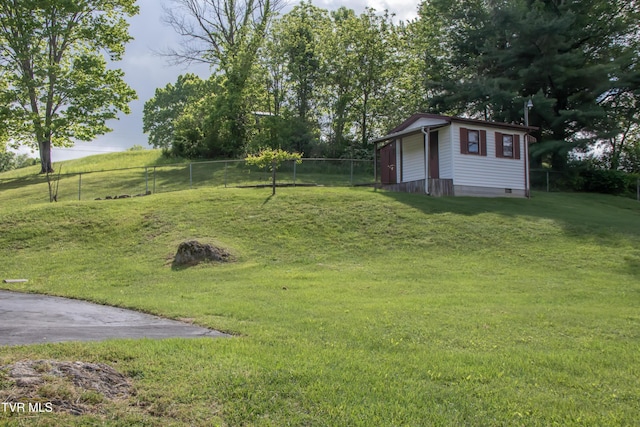 7324 White Pine Cir, Bristol, VA 24202 - view of yard with an outdoor structure
