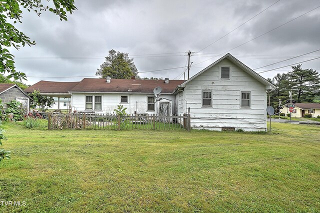 201 Dover Ave, Mount Carmel, TN 37645 - photo 7