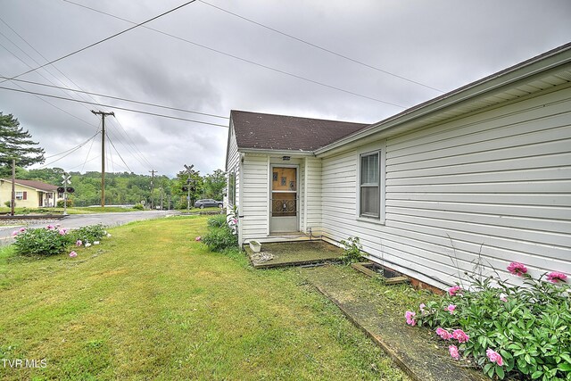 201 Dover Ave, Mount Carmel, TN 37645 - photo 12