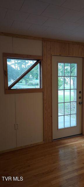 7780 Roy Rogers Dr, Whitesburg, TN 37891 - doorway to outside with light wood-style floors