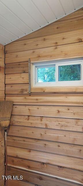 7780 Roy Rogers Dr, Whitesburg, TN 37891 - detailed view of wooden walls