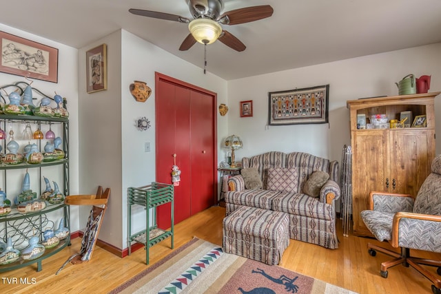 629 Buffalo Rd, Blountville, TN 37617 - sitting room with wood finished floors and a ceiling fan