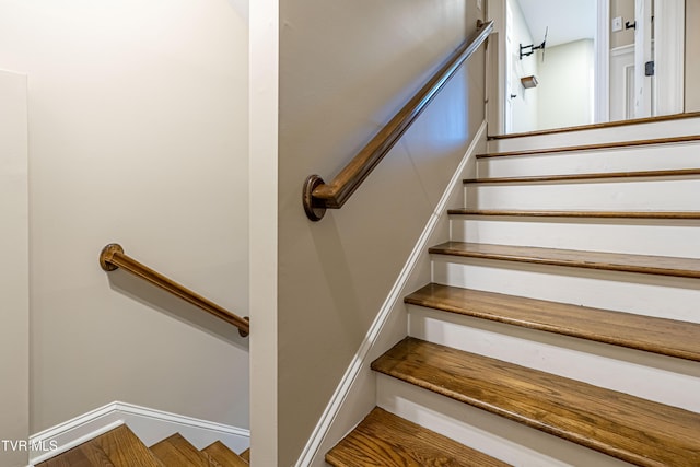 15127 Stonewall Rdg, Bristol, VA 24202 - view of staircase