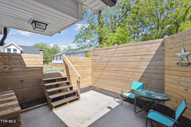 2504 Fort Henry Dr, Kingsport, TN 37664 - view of patio with fence