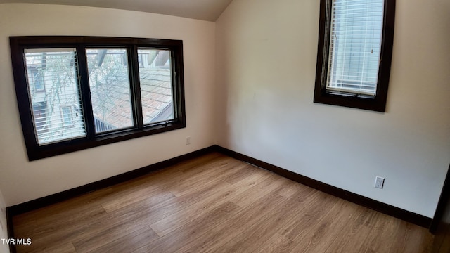 15 Crown Cir Unit 15, Kingsport, TN 37660 - spare room featuring wood finished floors and baseboards