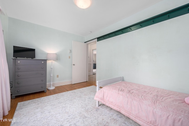 134 Parkland Dr, Bristol, VA 24201 - bedroom featuring wood finished floors and baseboards