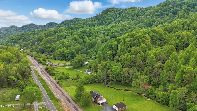bird's eye view of a heavily wooded area