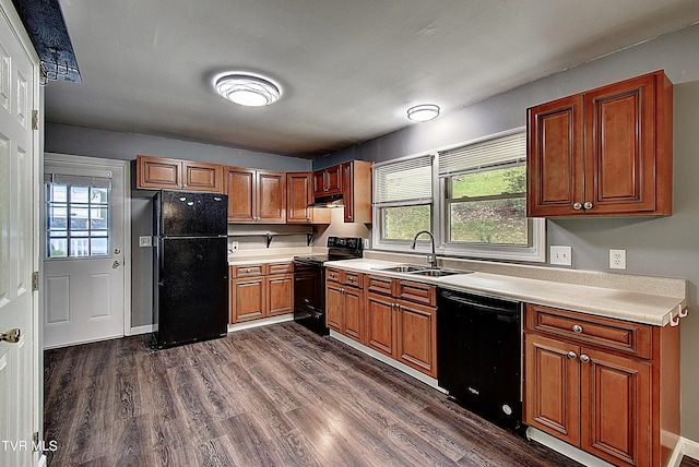 416 Ridgefields Rd, Kingsport, TN 37660 - kitchen with black appliances, a sink, dark wood finished floors, and light countertops
