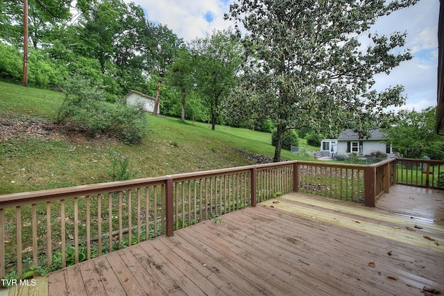 416 Ridgefields Rd, Kingsport, TN 37660 - deck featuring a lawn