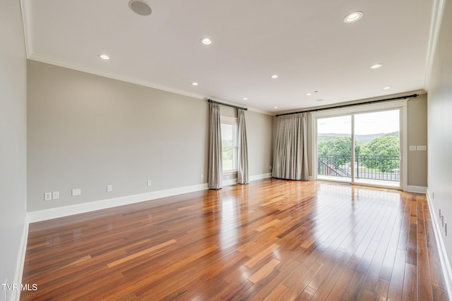 20484 Lake Rd, Abingdon, VA 24211 - empty room featuring ornamental molding, wood finished floors, baseboards, and recessed lighting